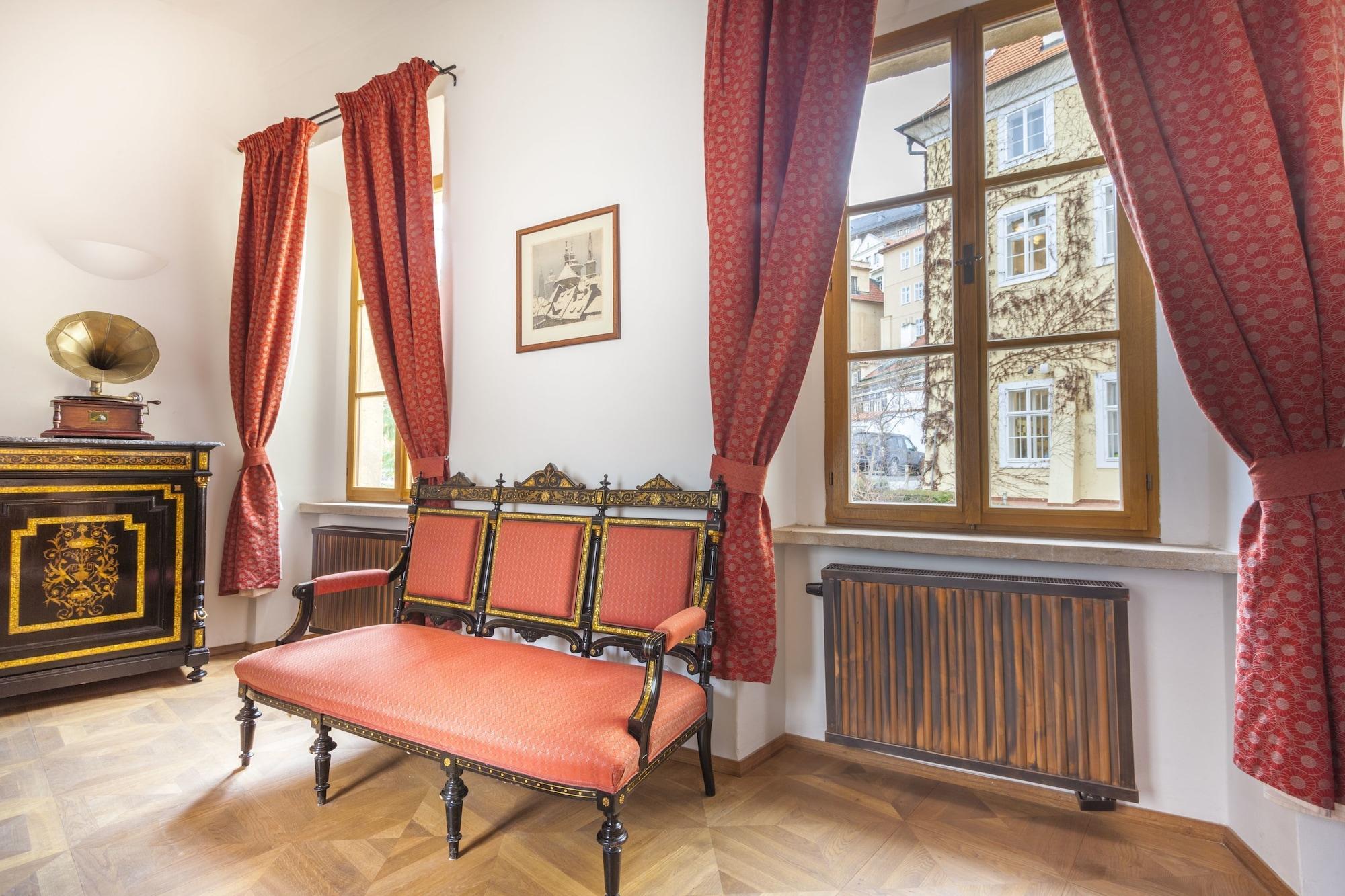 Hotel At The Green Grape Praga Exterior foto