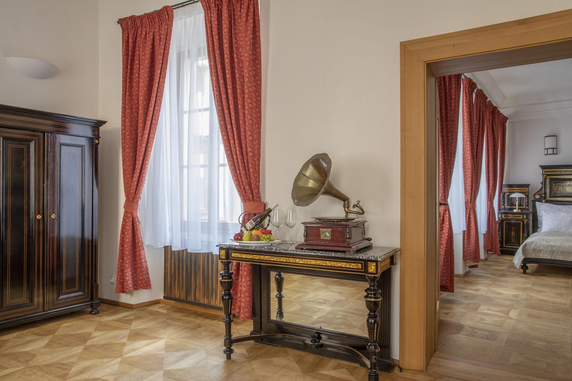Hotel At The Green Grape Praga Exterior foto